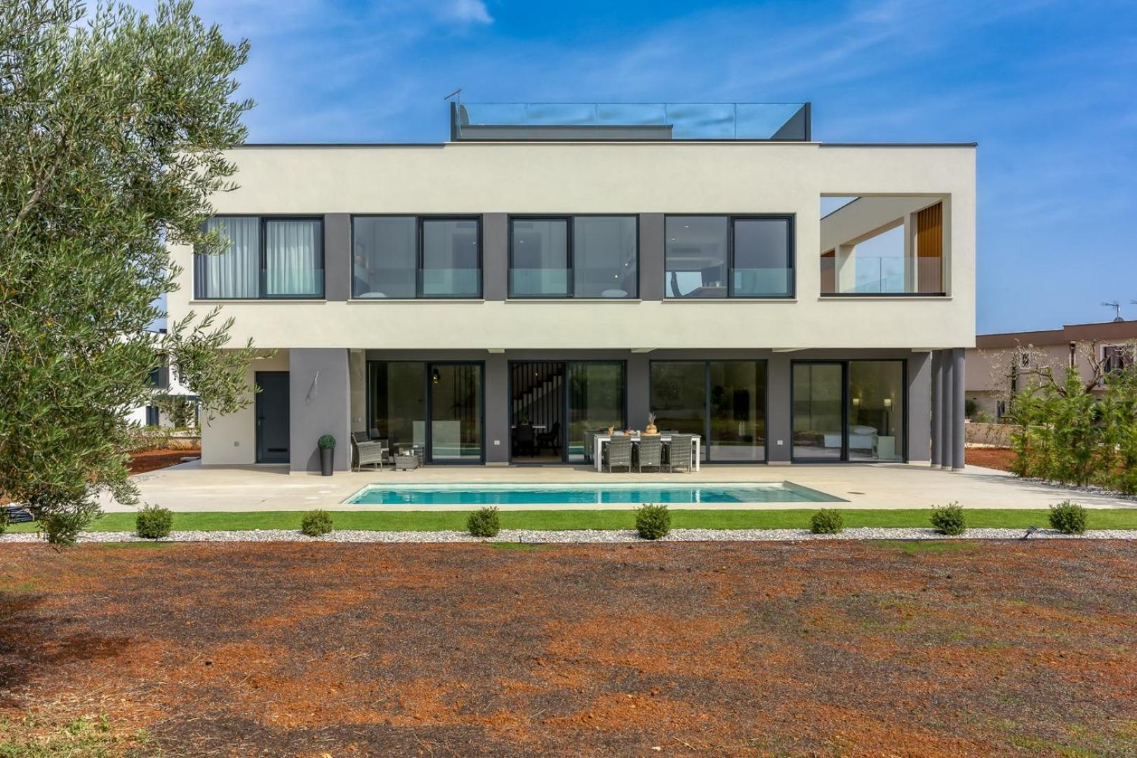 Ivy Villa *