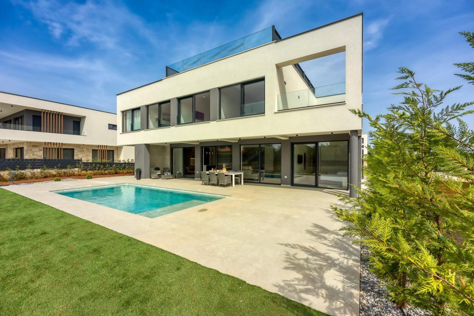 Ivy Villa *